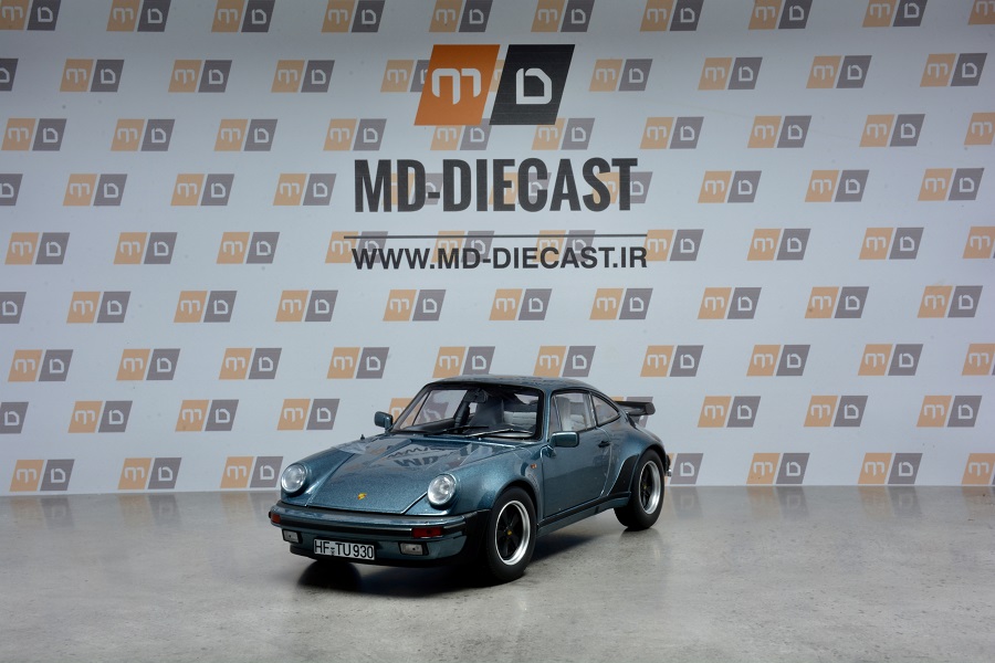 Porsche 911 Turbo 3.3 year 1988 blue-grey metallic